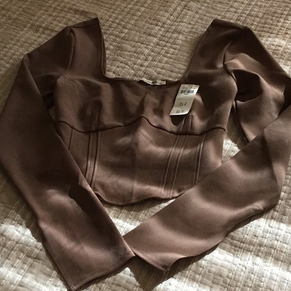 NWT Abercrombie and Fitch Crop Top - Picture 3 of 8